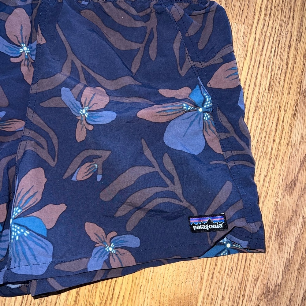 Patagonia Shorts - Picture 3 of 5